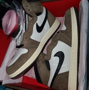 Jordan 1 Travis Scott